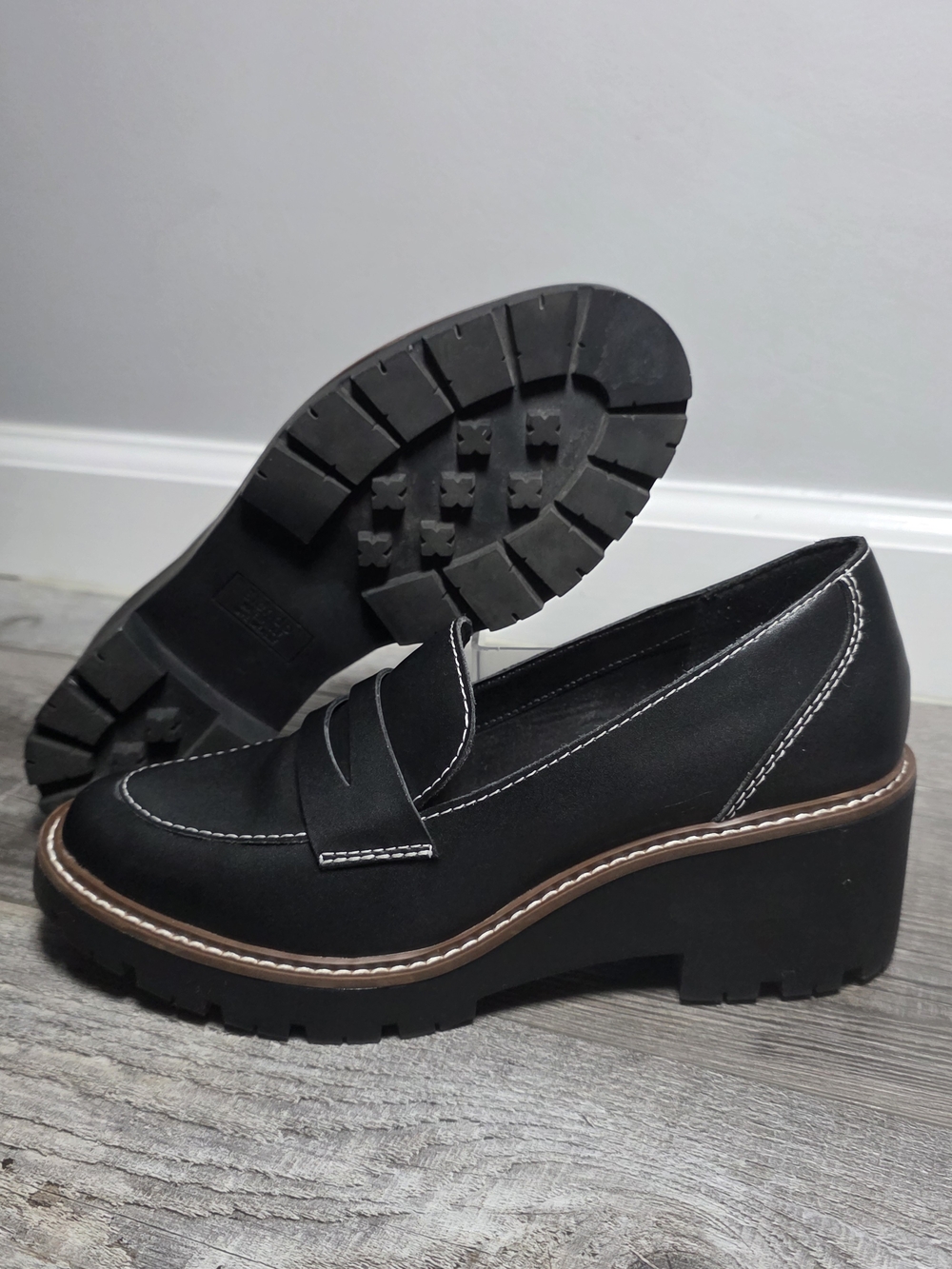 Blondo Women's Dulce Waterproof Lug Platform Penny Loafers Sz 8 *EUC